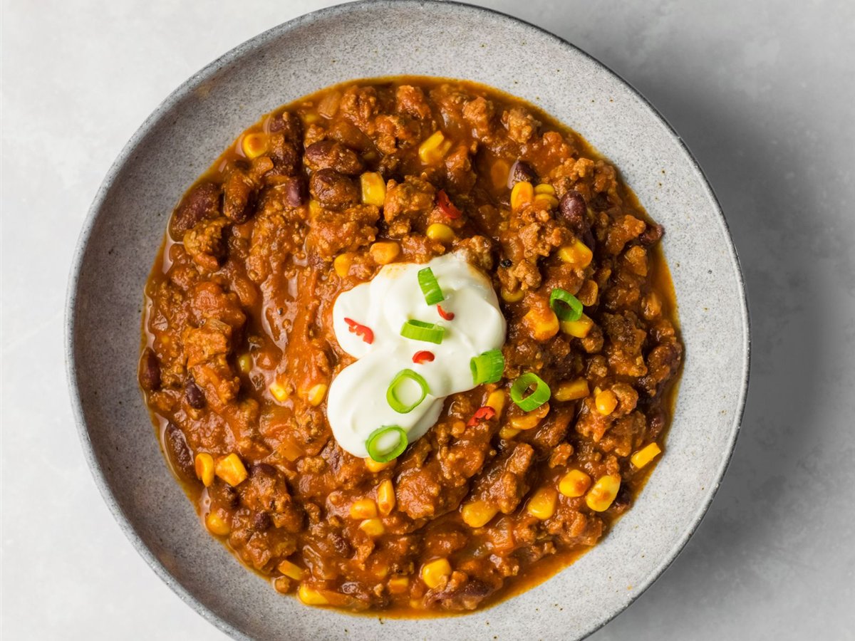 Ground Beef and Bean Chili with Cornbread