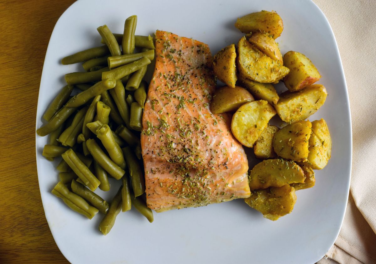 Sheet-Pan Garlic Butter Salmon with Green Beans & Cherry Tomatoes