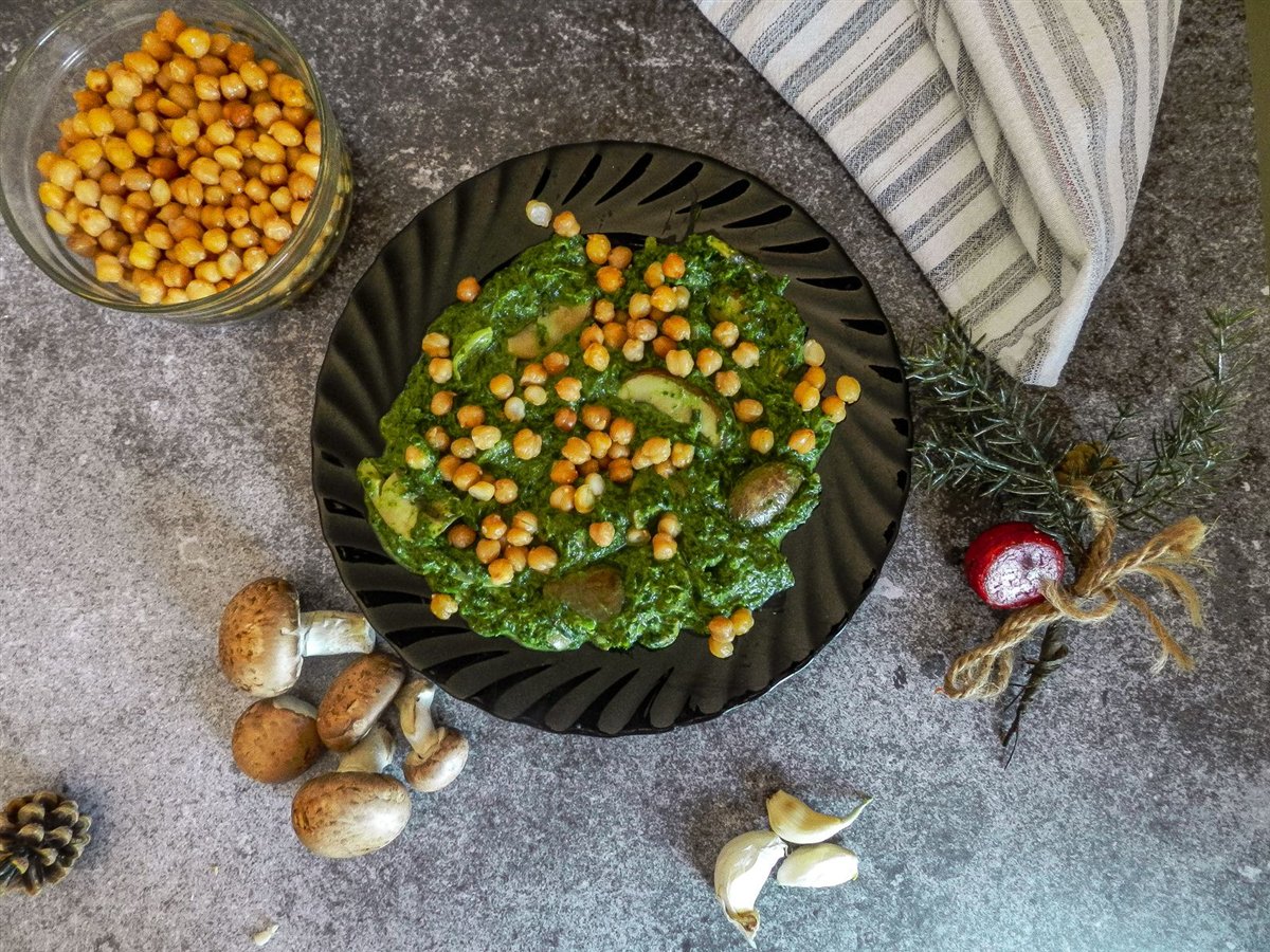 Spinach, Feta & Chickpea Skillet