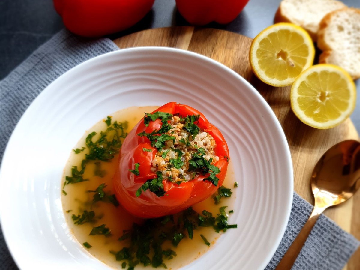 Stuffed Bell Peppers with Ground Turkey & Quinoa