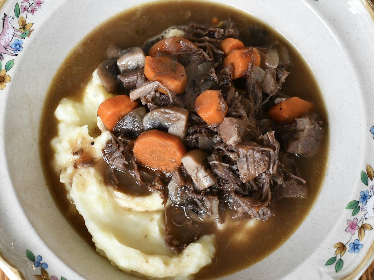 Swiss Steak with Mashed Potatoes